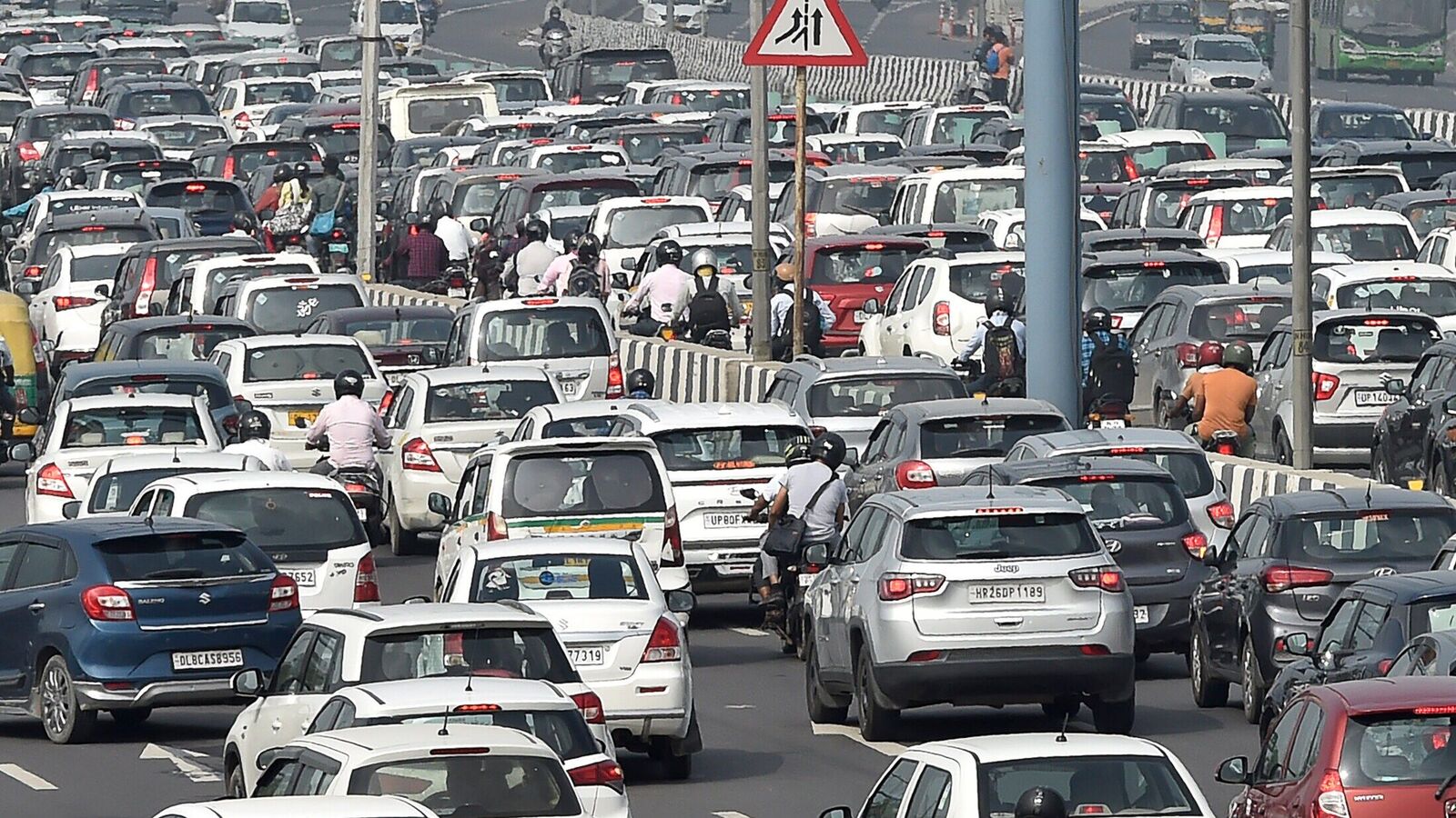 Banning Old Petrol Cars: Is New Delhi Setting The Right Precedent? Banning Old Petrol Cars: Is New Delhi Setting The Right Precedent?