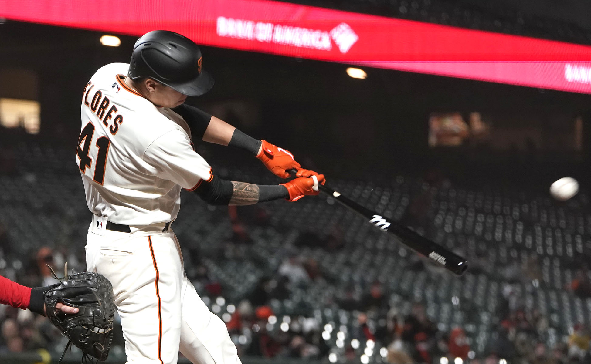 Giants Win: Flores And Lee Lead The Charge Against Brewers Giants Win: Flores And Lee Lead The Charge Against Brewers