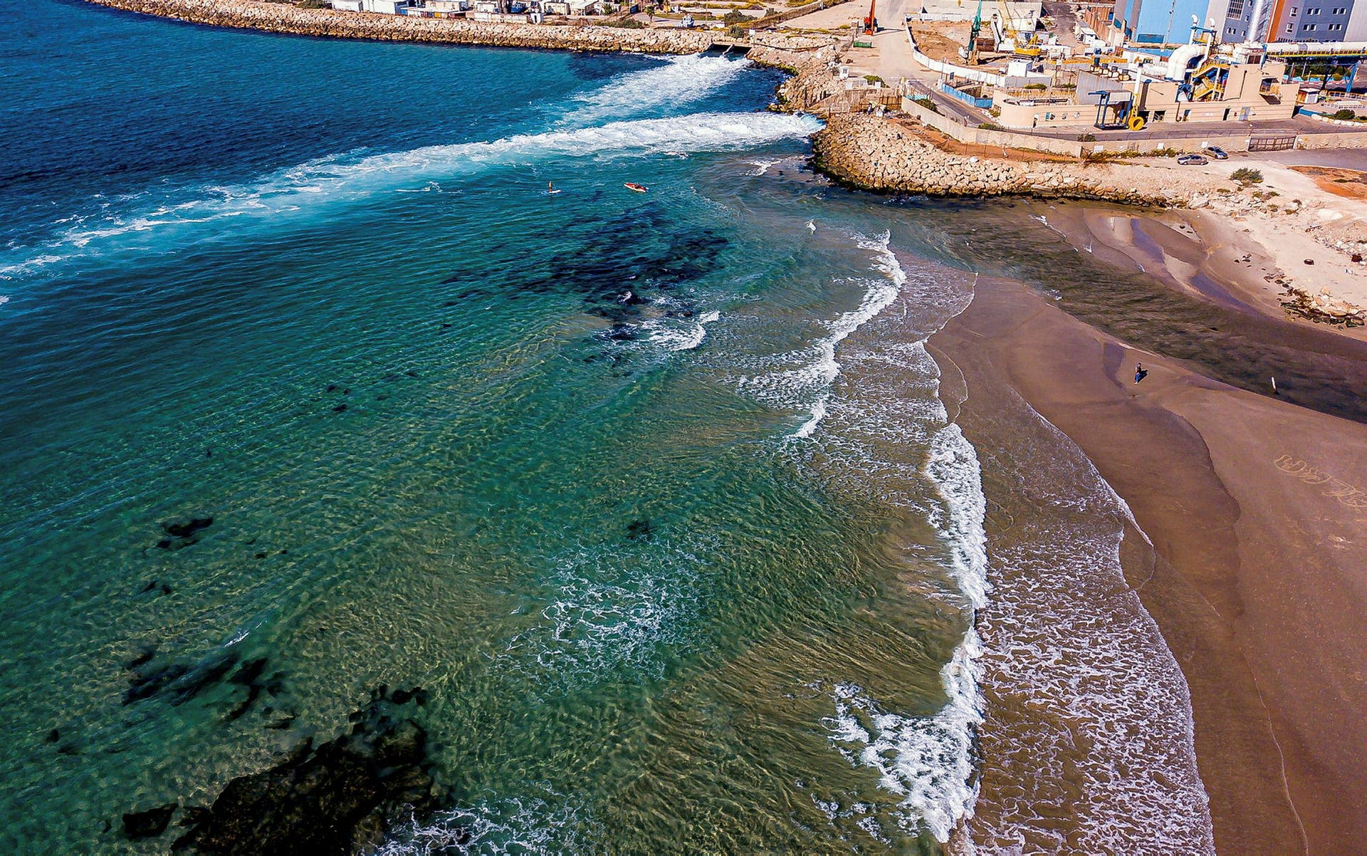 Israeli Beach Sees Tragedy After Years Of Shark-Drawn Crowds Israeli Beach Sees Tragedy After Years Of Shark-Drawn Crowds