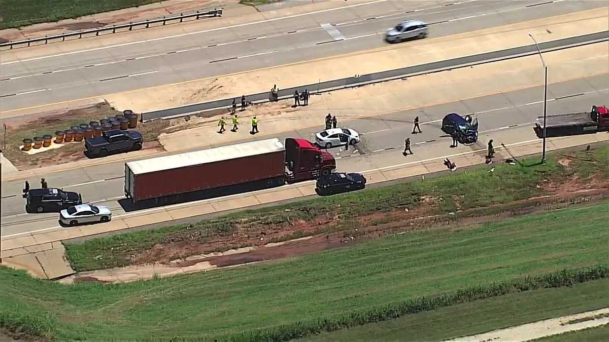 Major Traffic Delays On Kilpatrick Turnpike Due To Semi-Truck Crash Major Traffic Delays On Kilpatrick Turnpike Due To Semi-Truck Crash