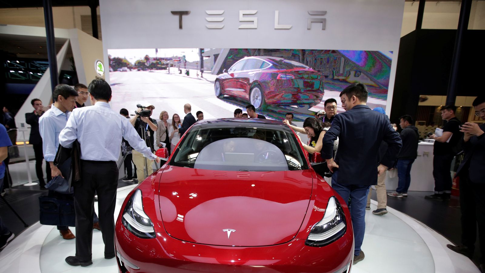 Roadblocks To Elon Musk's Fully Autonomous Taxi Network Roadblocks To Elon Musk's Fully Autonomous Taxi Network