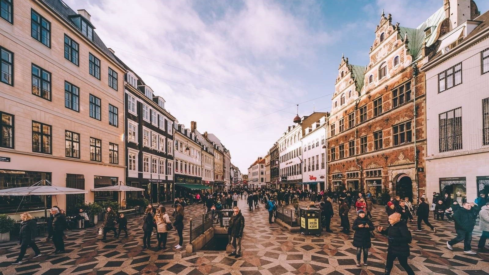 Top 10 European Cities For Shopping Enthusiasts Top 10 European Cities For Shopping Enthusiasts