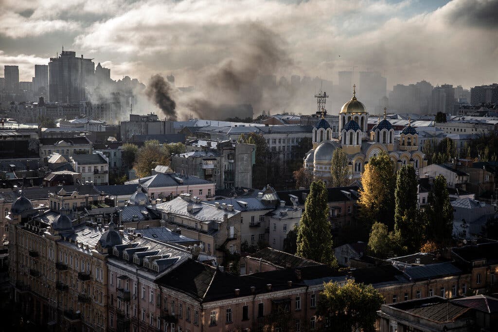 Ukraine Conflict: Trump's Peace Plan And Kyiv's Critical Decision Ukraine Conflict: Trump's Peace Plan And Kyiv's Critical Decision